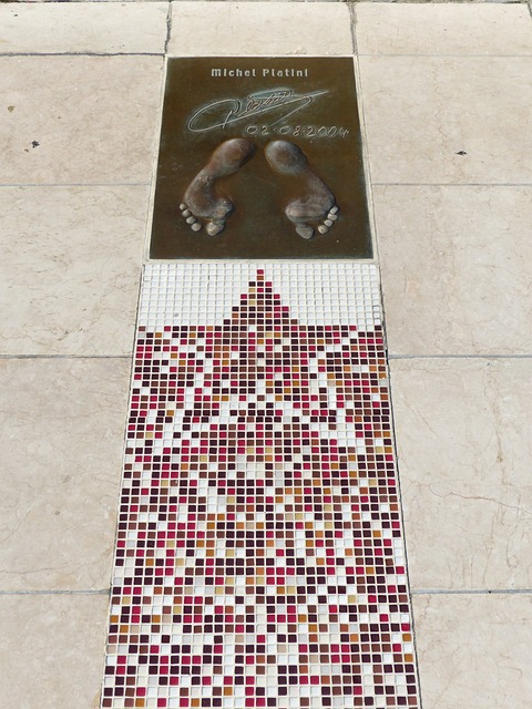 皇家马德里欲砸3000万欧元引进希腊天才穆扎基蒂斯，填补中场空缺